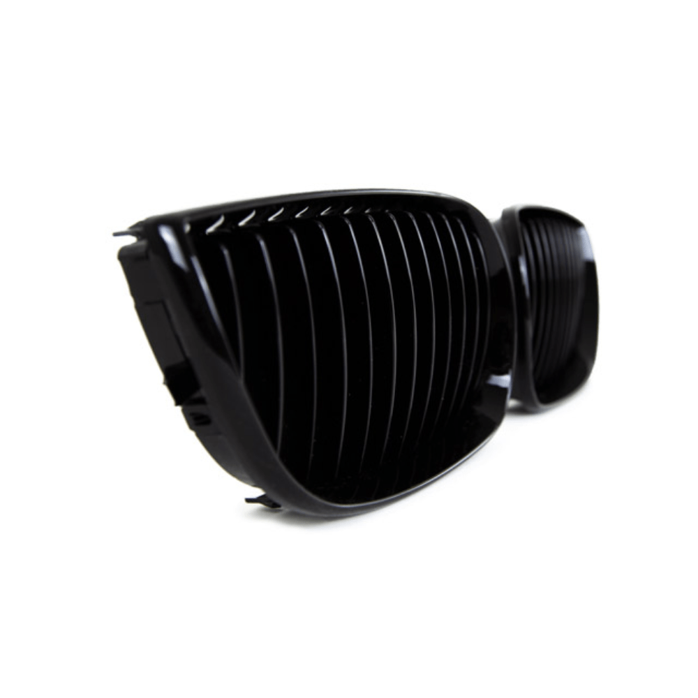 https://dm - autoteile.de/Set - Performance - Kuehlergrill - Schwarz - Glanz - passend - fuer - BMW - 1er - E87 - E81 - Bj - 04 - 07 - CarWorlds GmbH